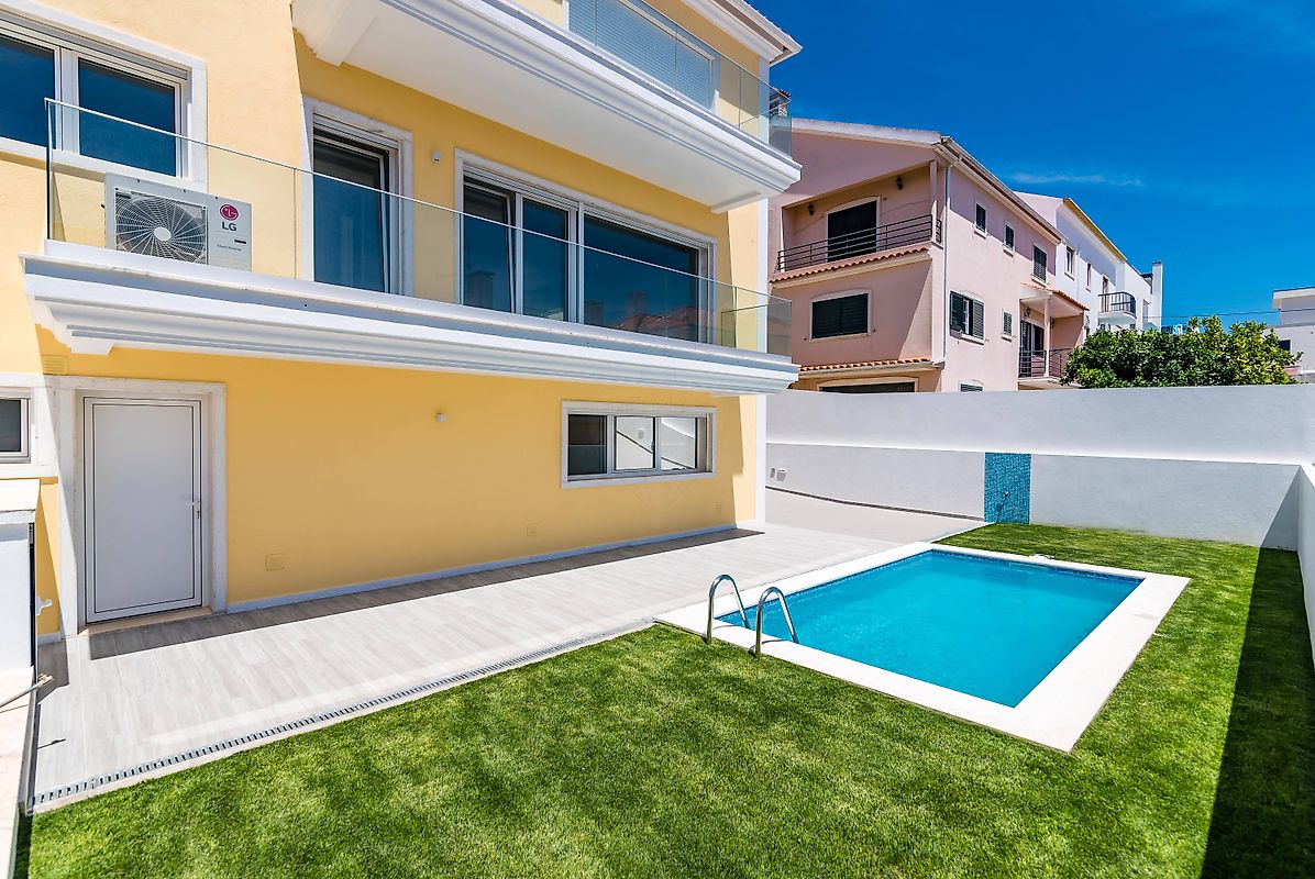 Moradia T4 à venda em Odivelas