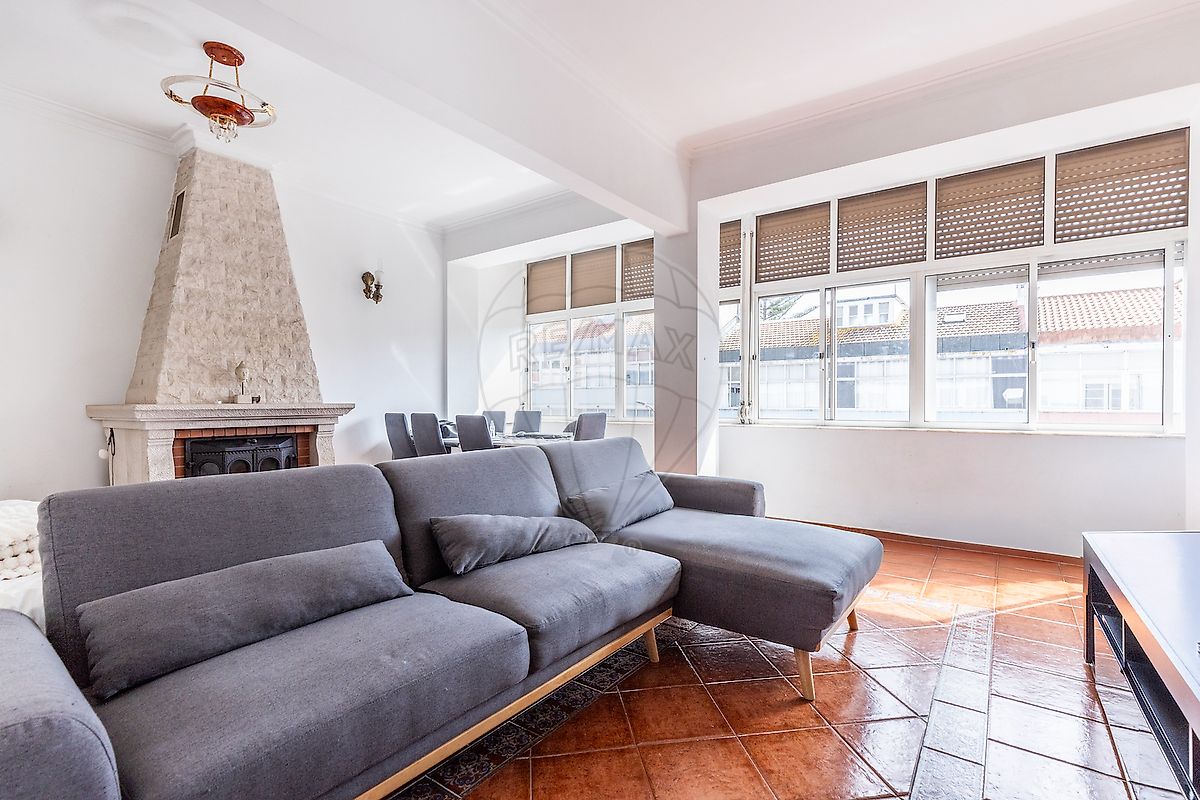 Apartamento T2 à venda em Amadora