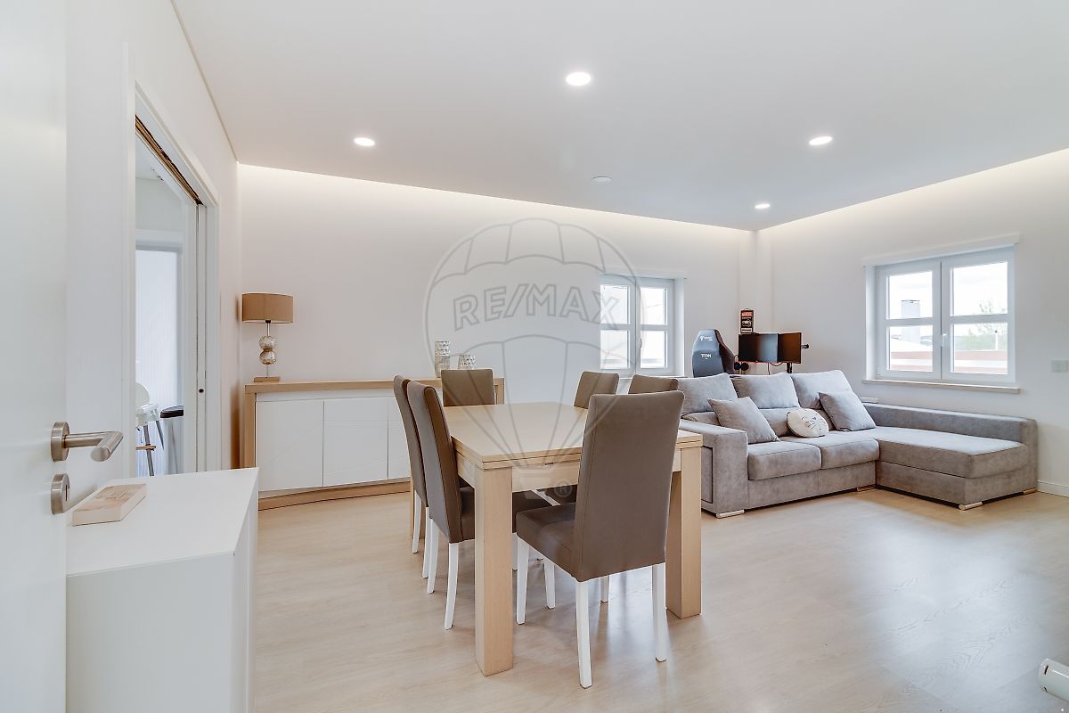 Apartamento T2 à venda em Amadora