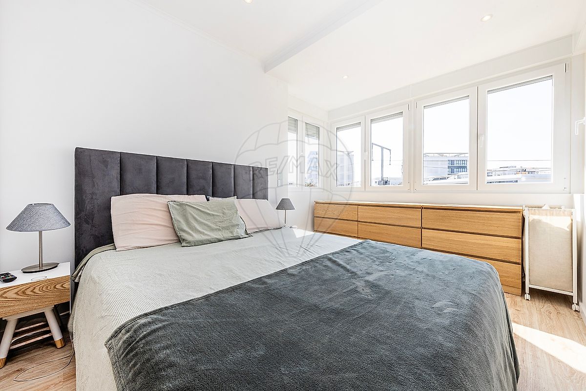 Apartamento T2 à venda em Amadora