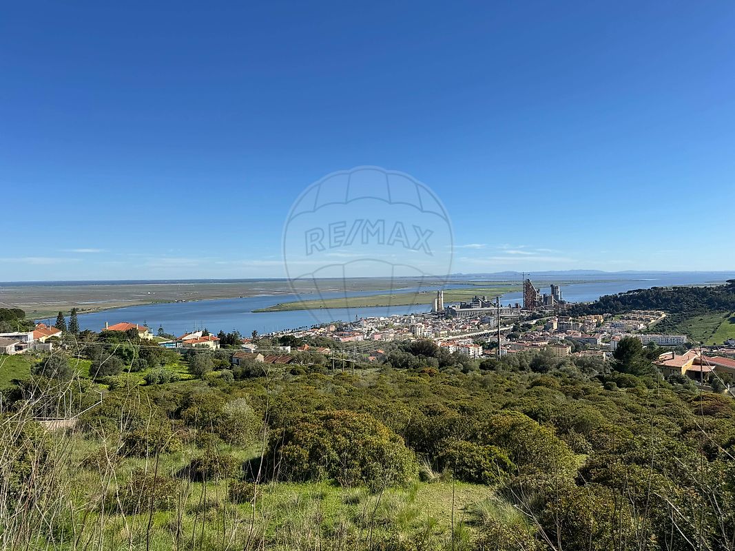 Terreno T11 à venda em Vila Franca de Xira