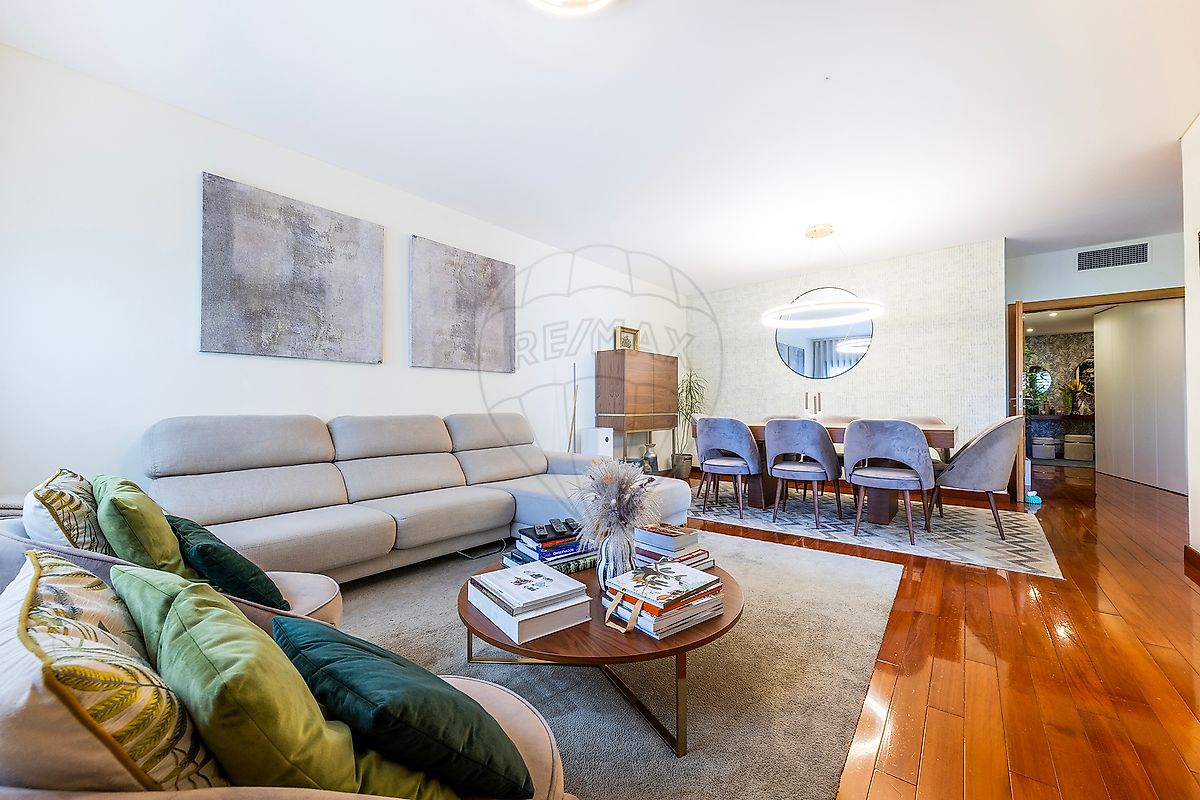 Apartamento T4 à venda em Odivelas