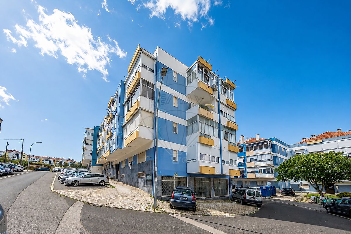 Apartamento T2 à venda em Amadora