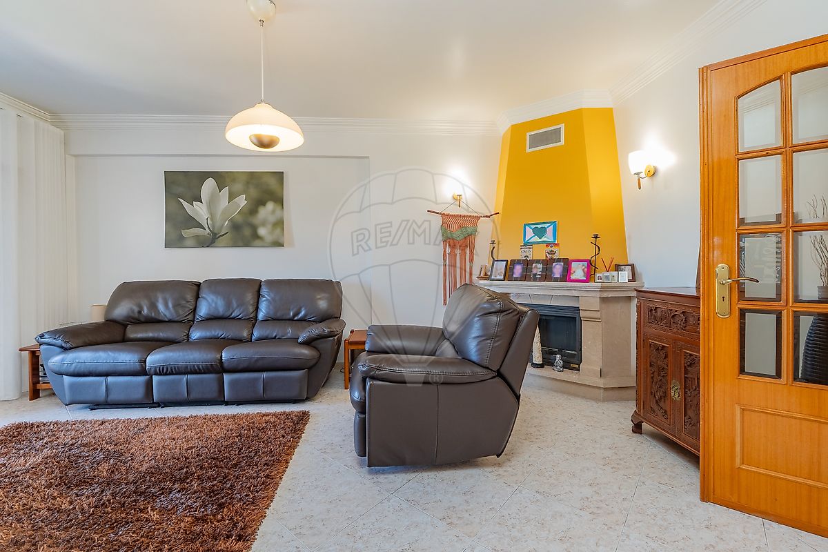 Apartamento T2 à venda em Amadora