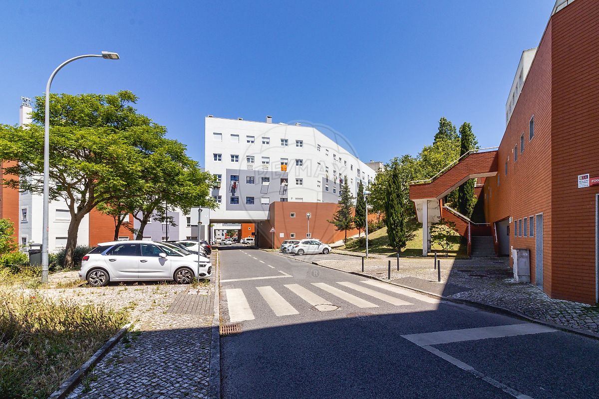 Moradia T1 à venda em Amadora