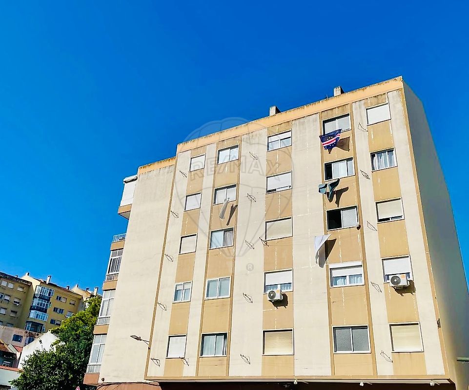 Apartamento T1 à venda em Loures