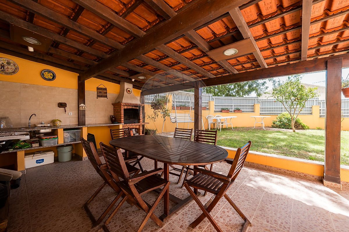 Apartamento T4 à venda em Loures
