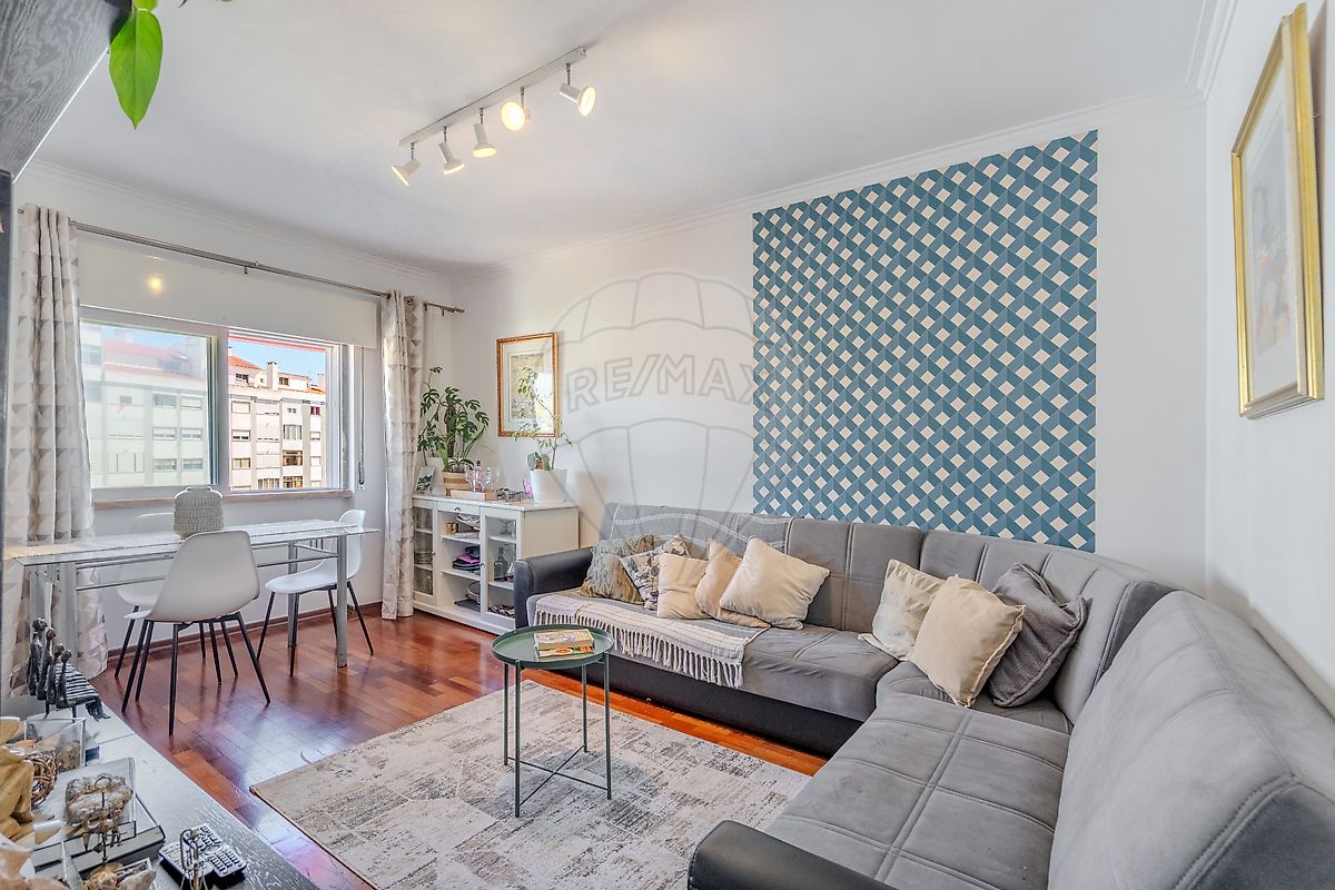 Apartamento T2 à venda em Amadora