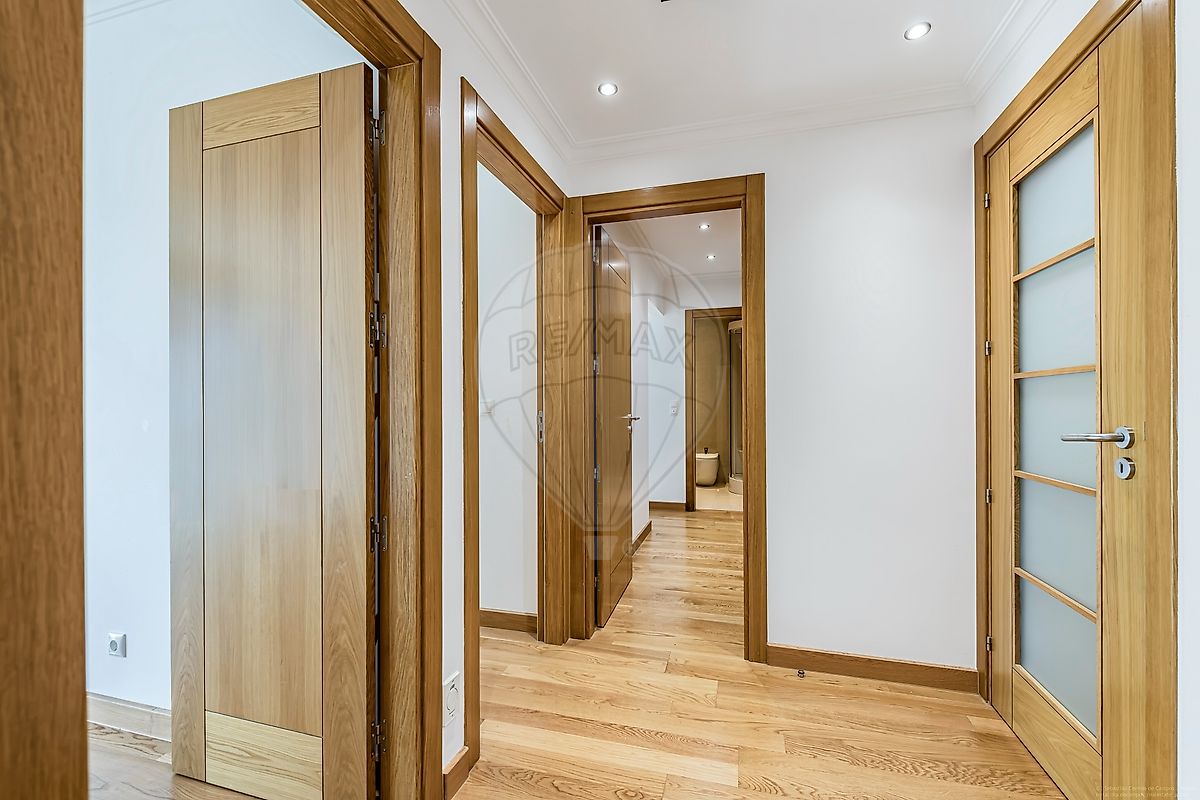 Apartamento T4 à venda em Amadora