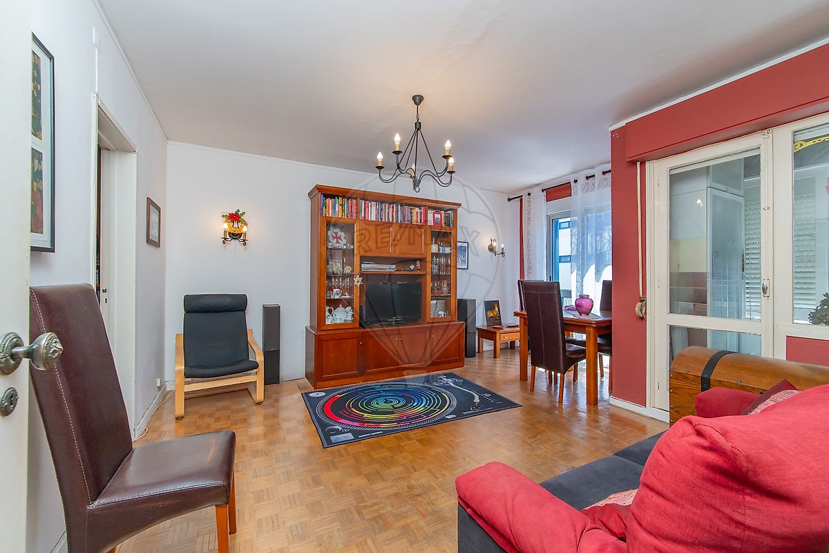 Apartamento T3 à venda em Loures