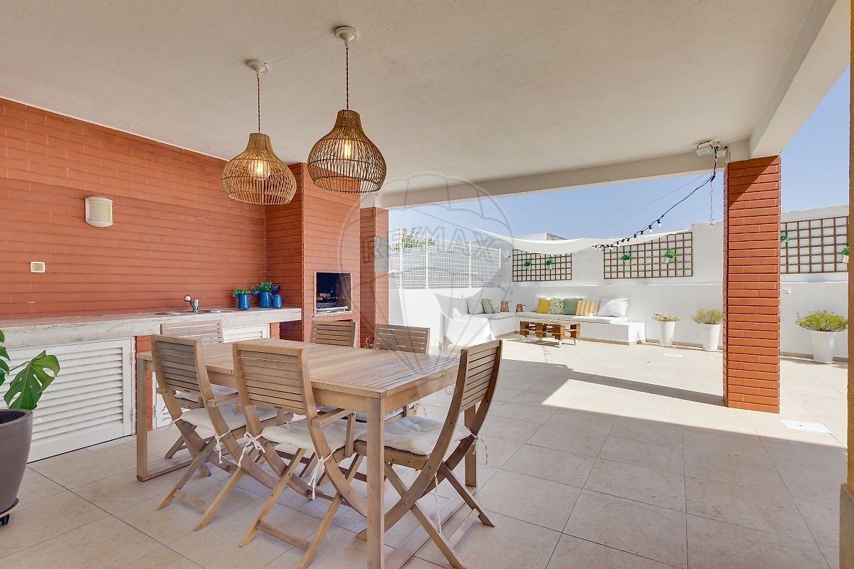 Moradia T5 à venda em Santo António da Charneca, Barreiro — foto 18