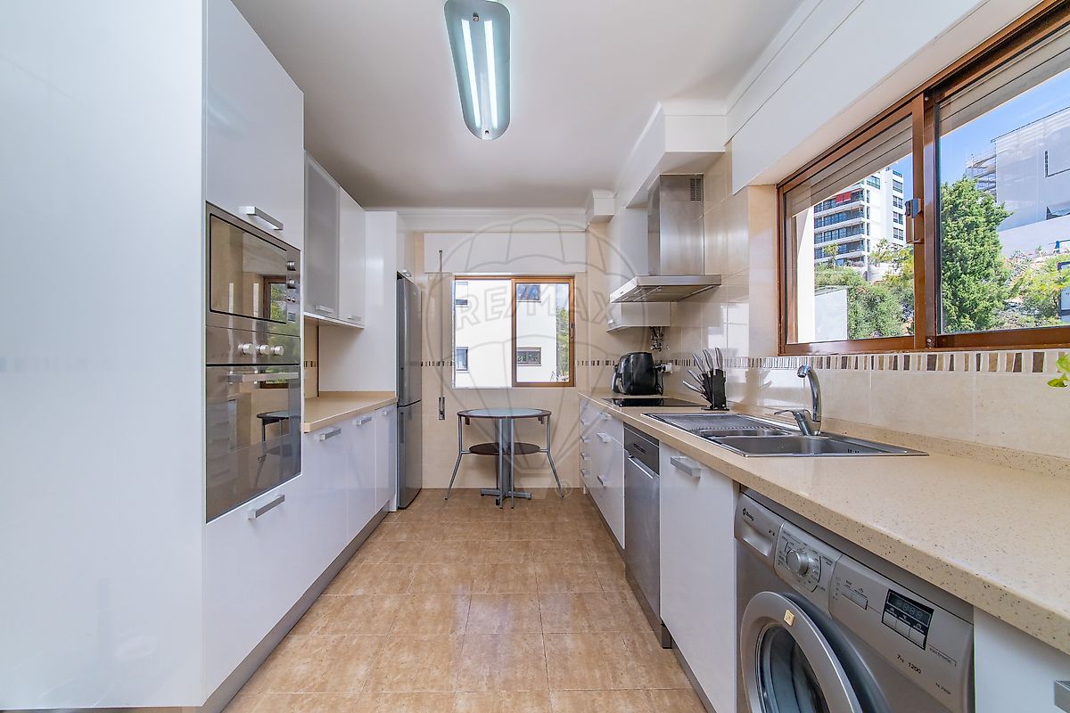 Apartamento T3 para arrendar em Cascais