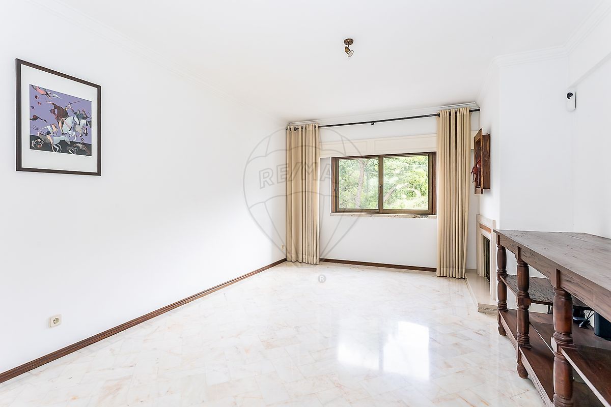 Apartamento T2 para arrendar em Oeiras