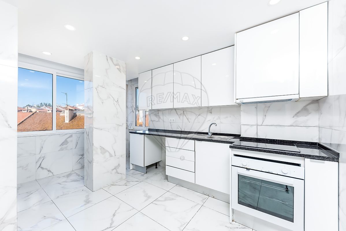 Apartamento T2 - Venteira, Amadora, Lisboa