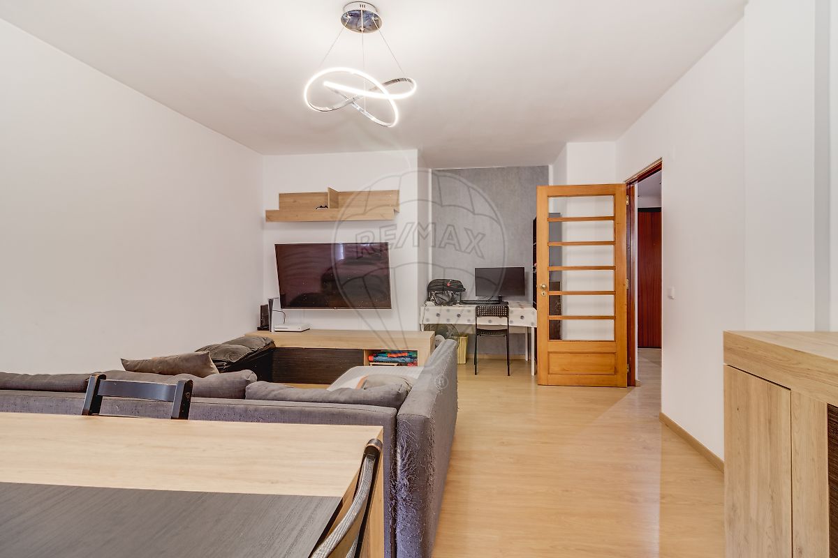 Apartamento T2 à venda em Amadora