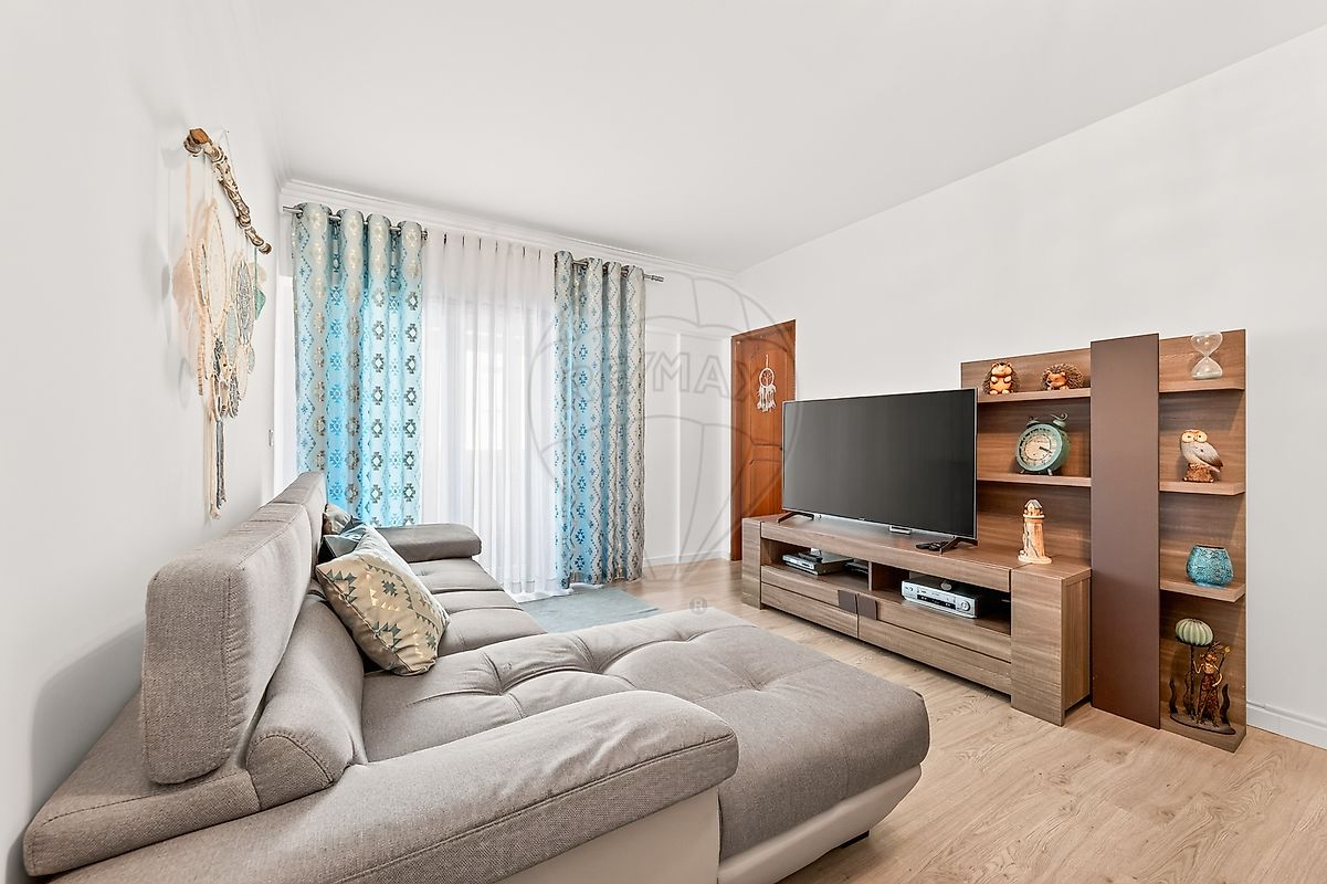 Apartamento T3 para arrendar em Amadora