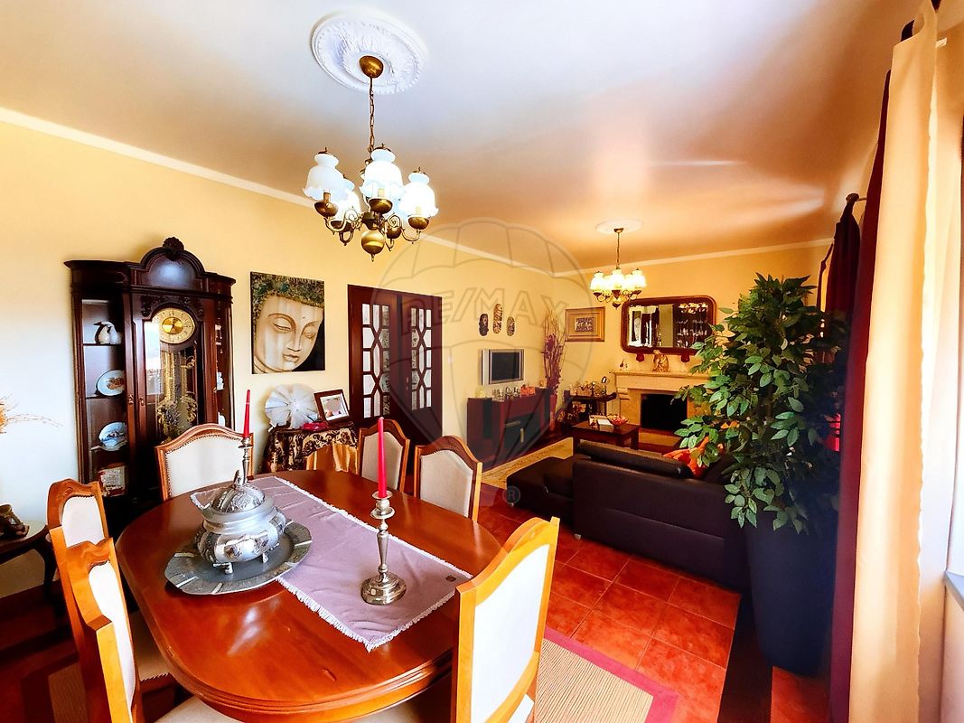 Apartamento T4 à venda em Lourinhã