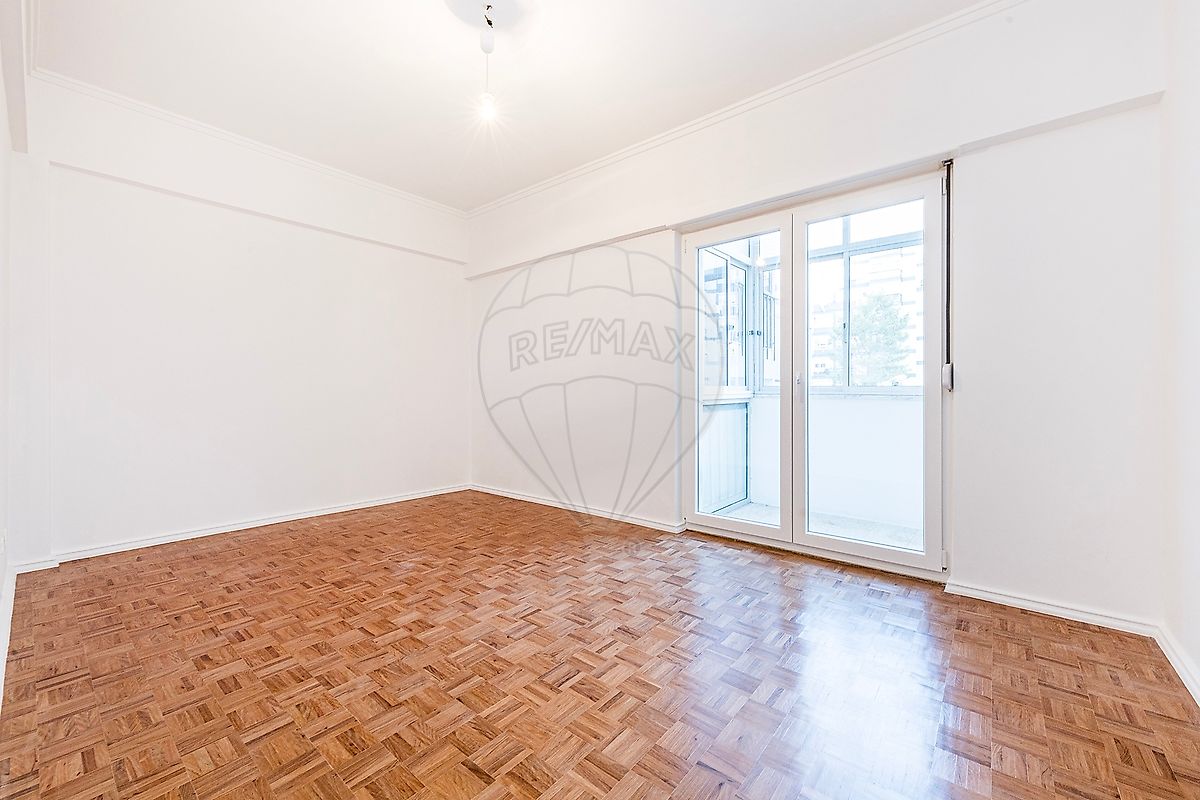 Apartamento T3 para arrendar em Oeiras