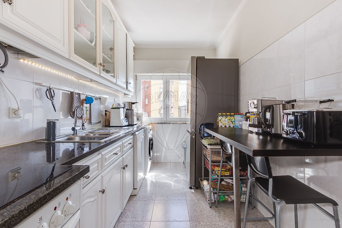 Apartamento T3 à venda em Amora, Seixal — foto 8