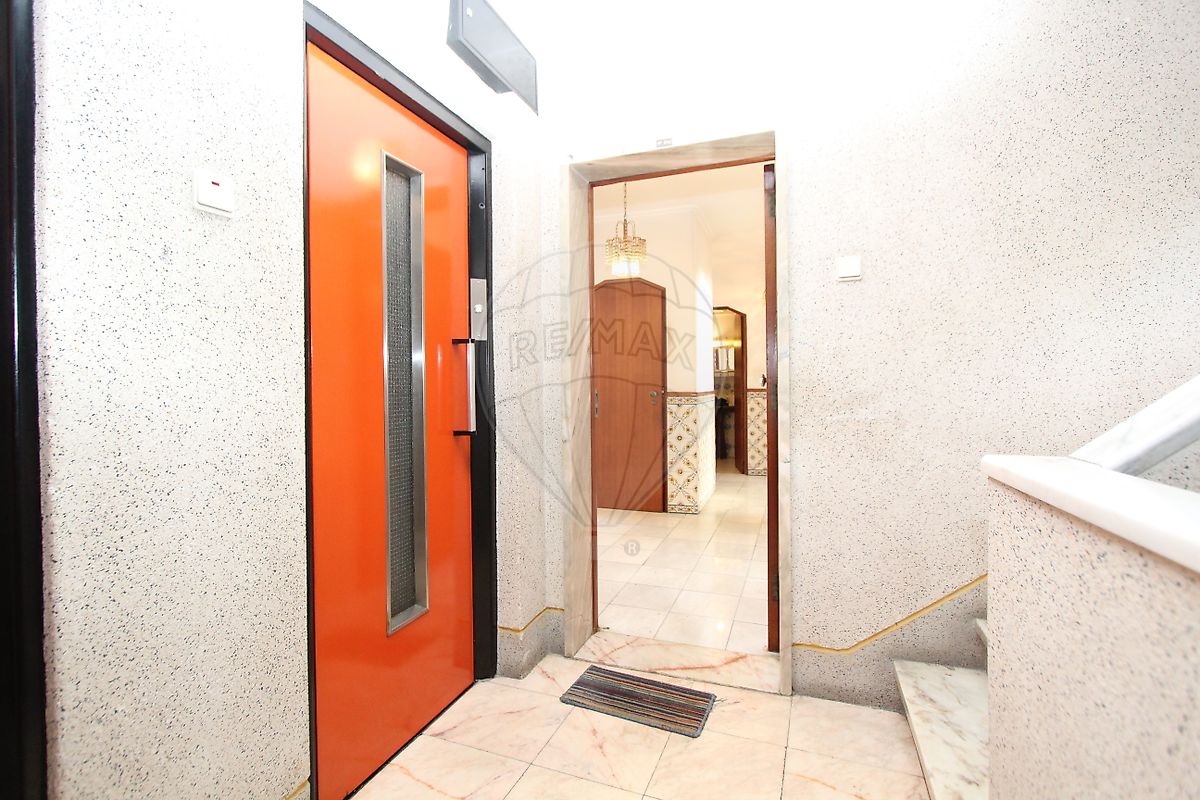 Apartamento T2 à venda em Benfica, Lisboa — foto 2