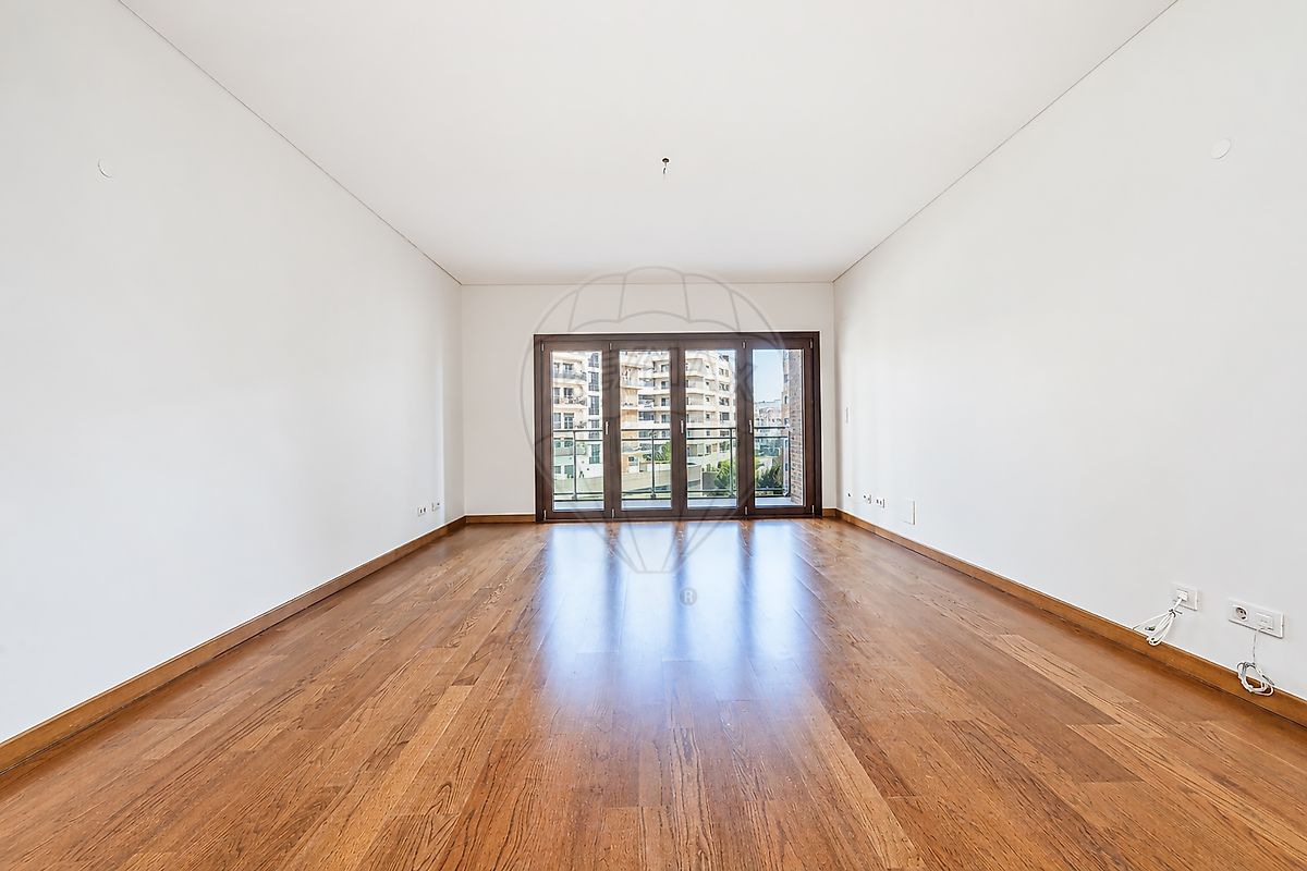Apartamento T2 para arrendar em Odivelas