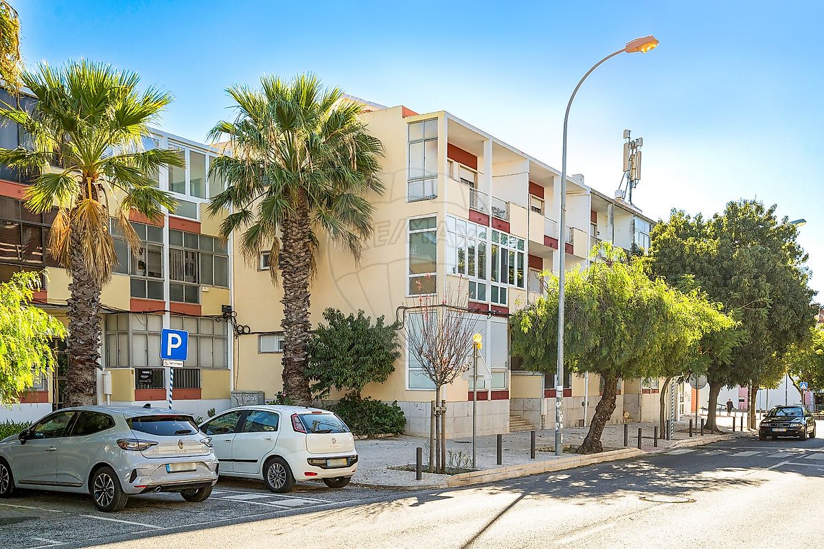 Apartamento T2 em Barcarena, €295.000