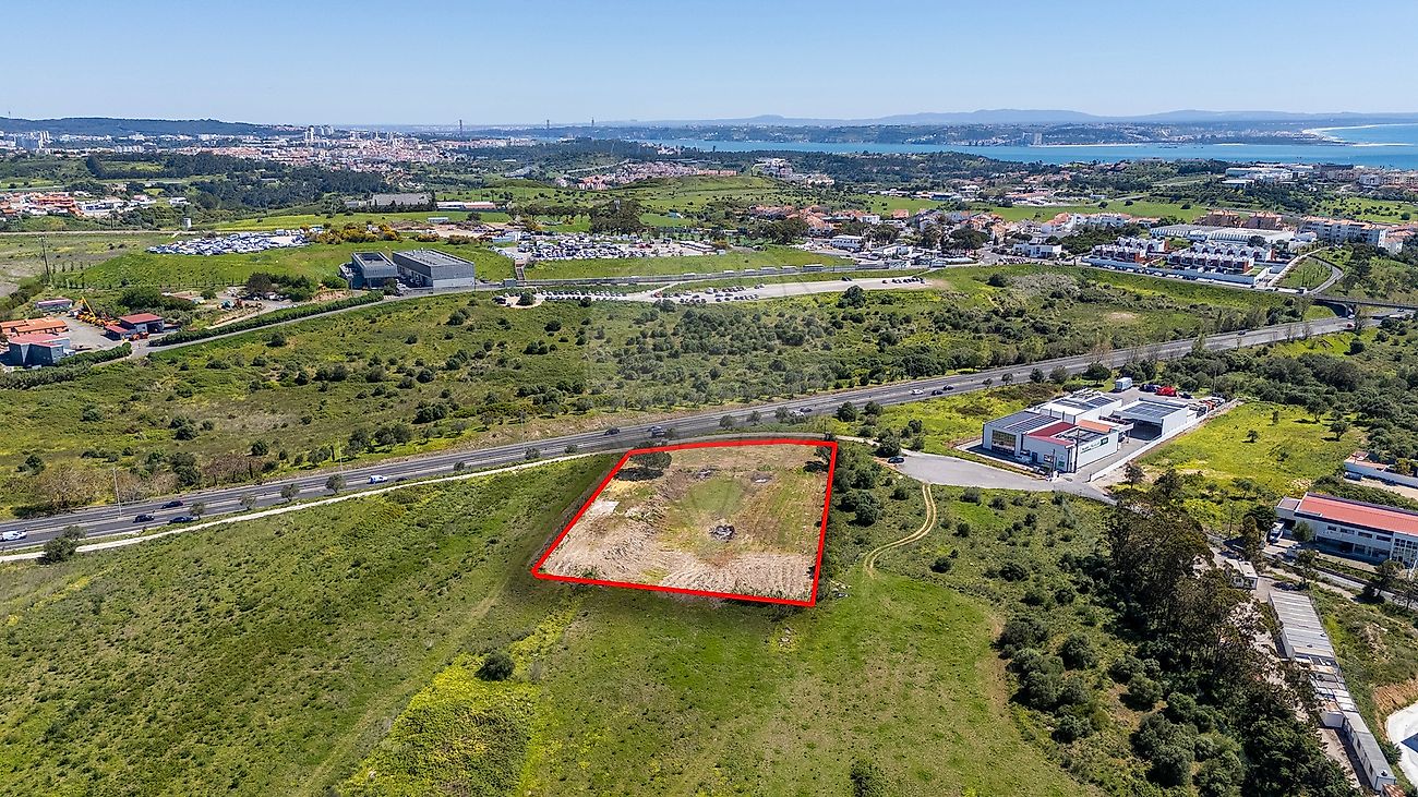 Terreno à venda em Oeiras