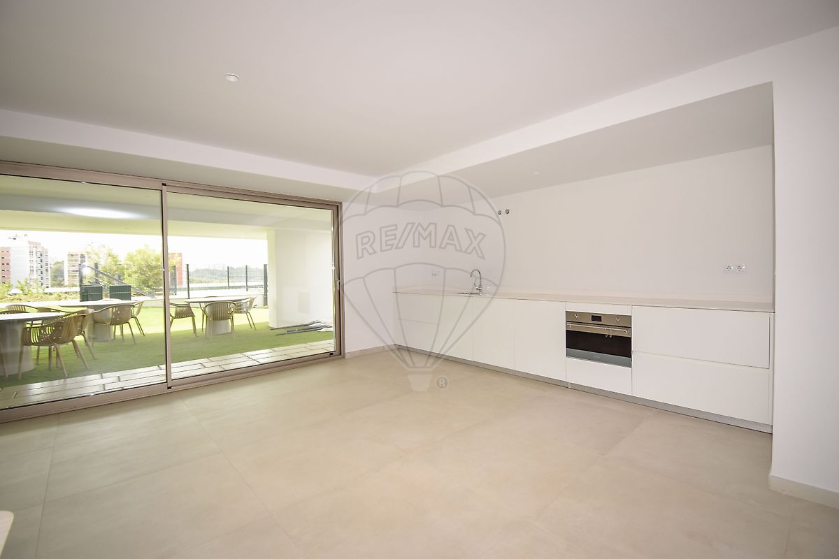 Apartamento T2 em Carnaxide e Queijas 37