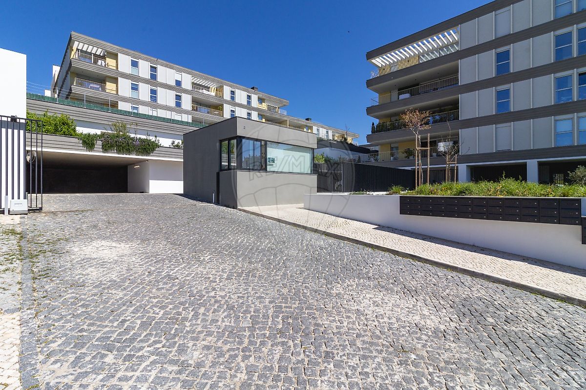 Apartamento T2 em Carnaxide e Queijas 41