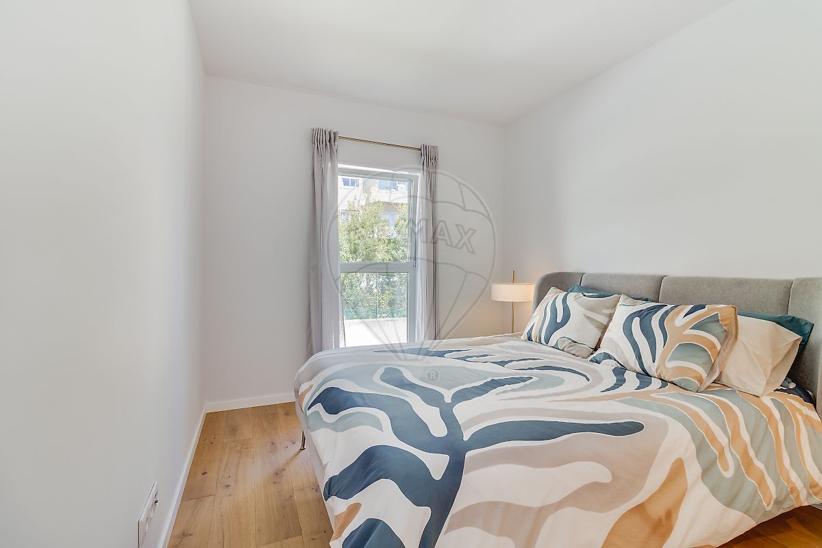 Apartamento T2 em Carnaxide e Queijas 26