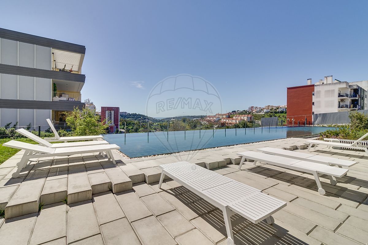 Apartamento T2 em Carnaxide e Queijas 30
