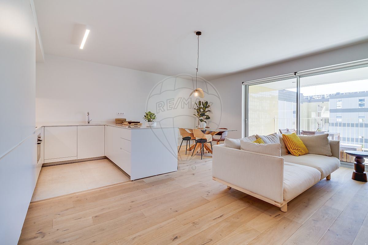 Apartamento T2 em Carnaxide e Queijas 11