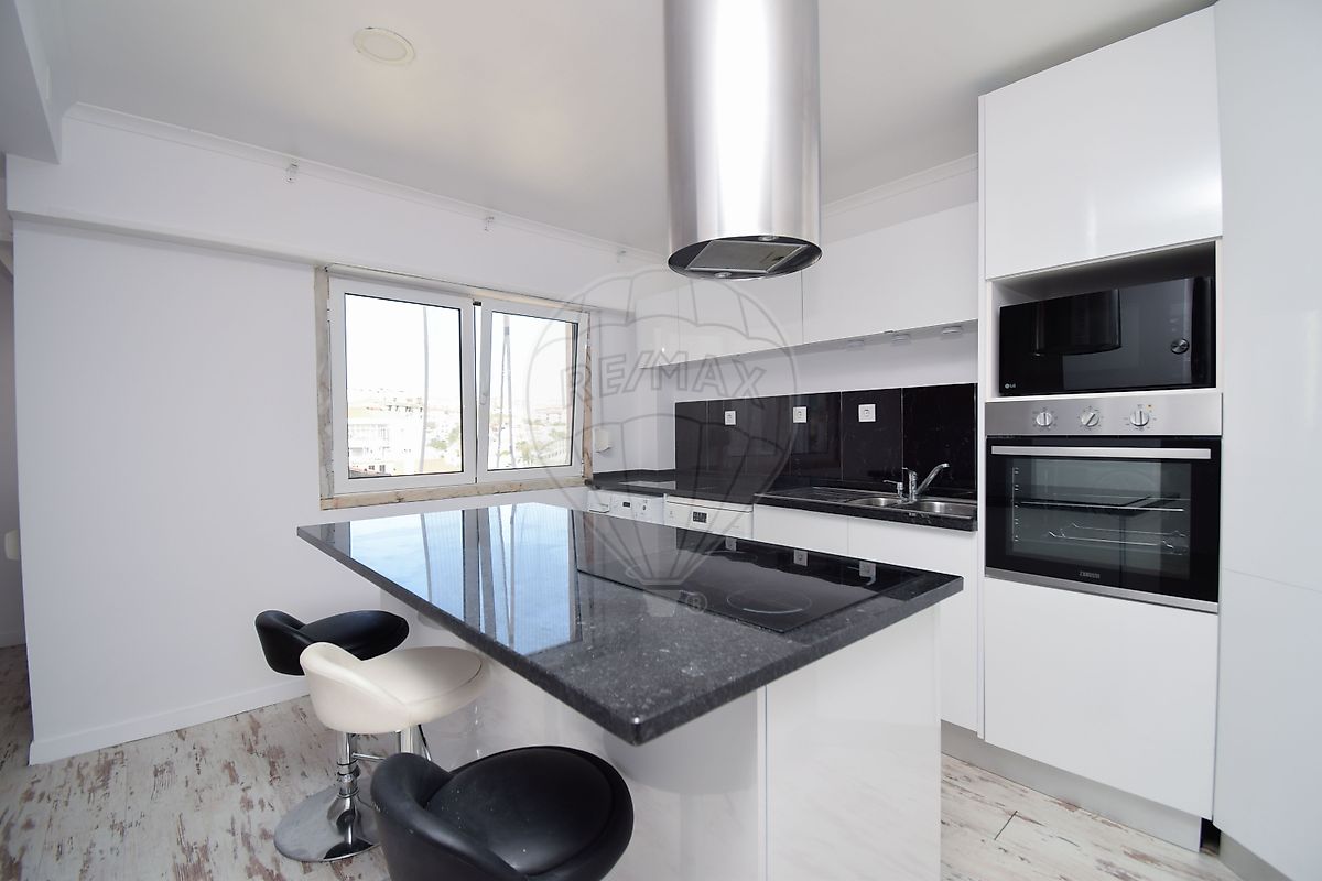 Apartamento T2 à venda em Sintra