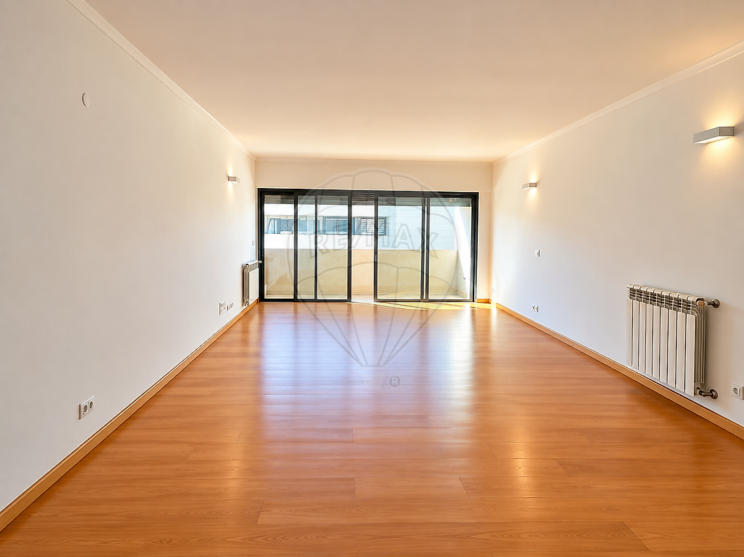Apartamento T3 para arrendar em Oeiras