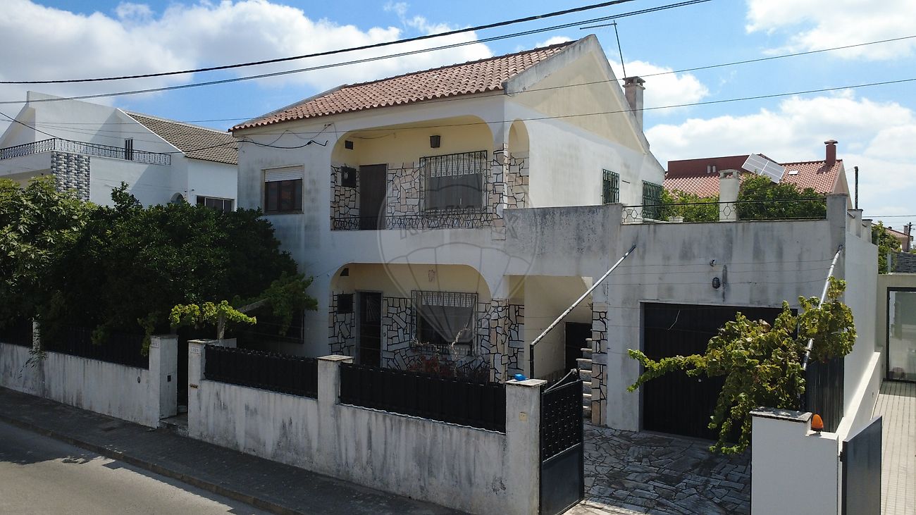 Apartamento T5 à venda em Seixal