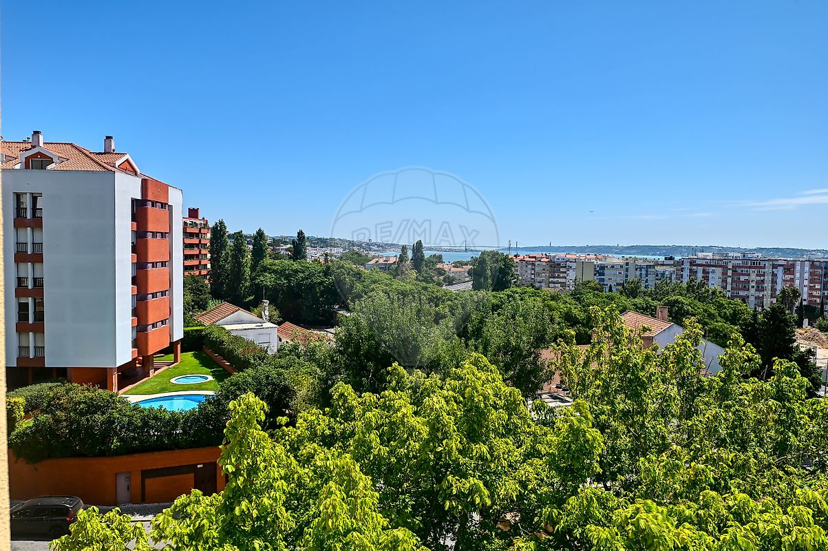 Apartamento T3 à venda em Oeiras