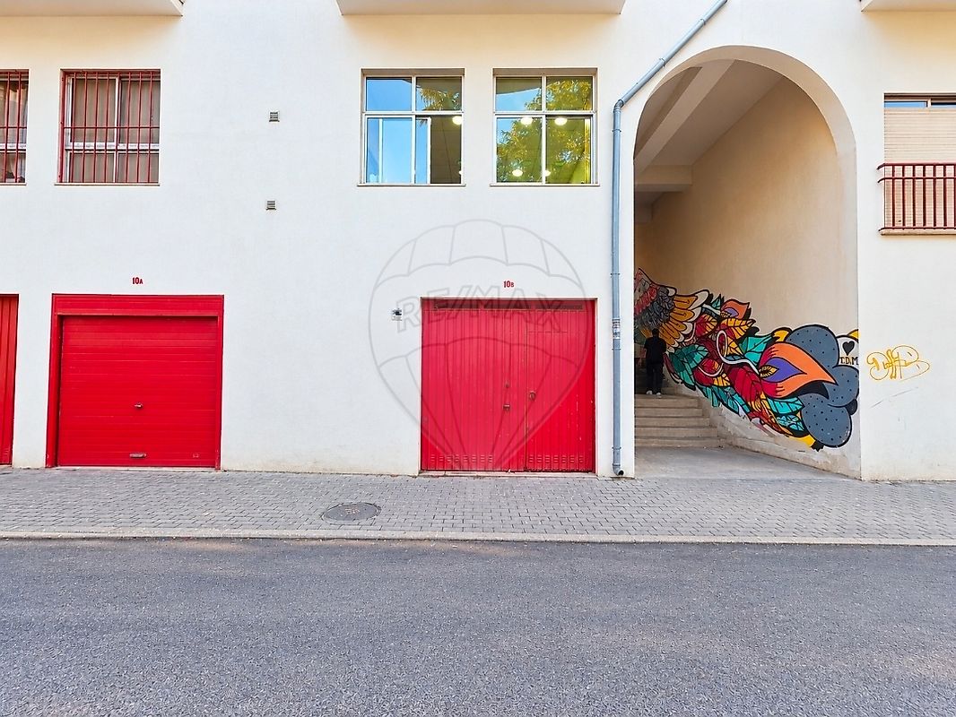 Garagem à venda em Sintra