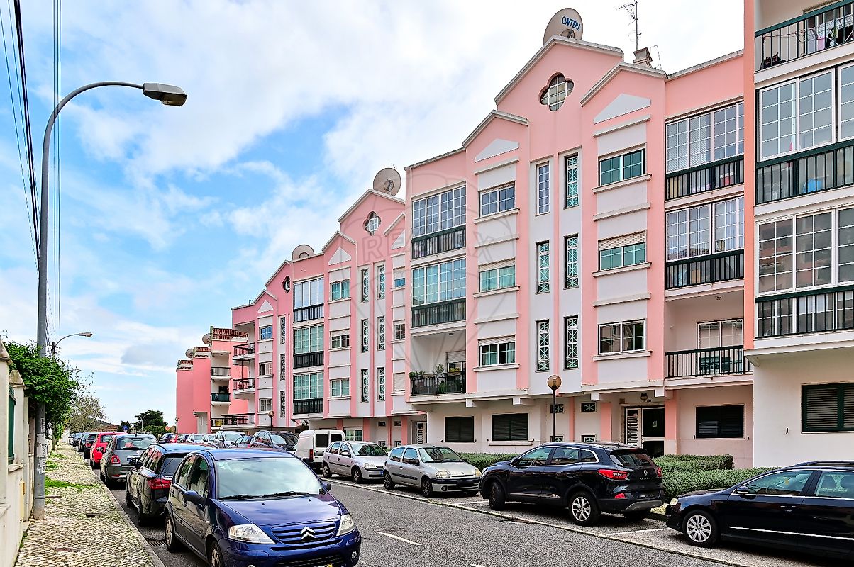 Apartamento T2 em Barcarena, €385.000