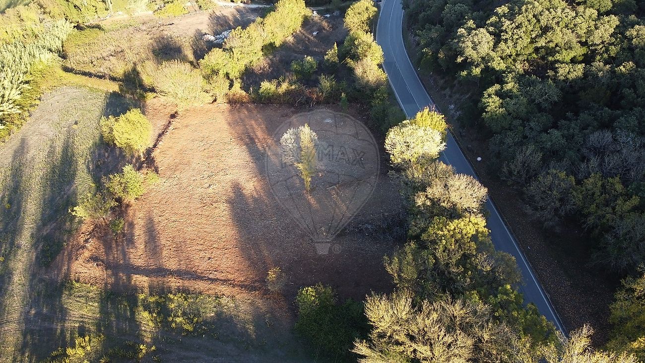 Terreno à venda em Loures