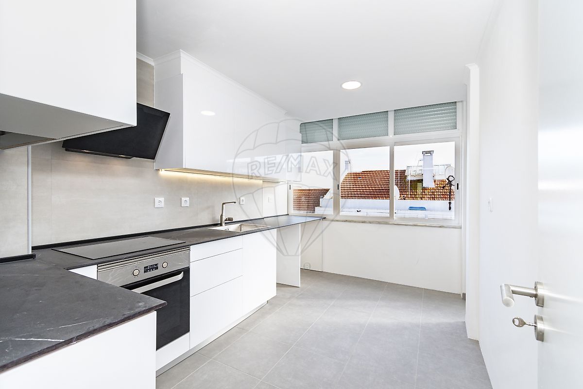 Apartamento T2 à venda em Loures