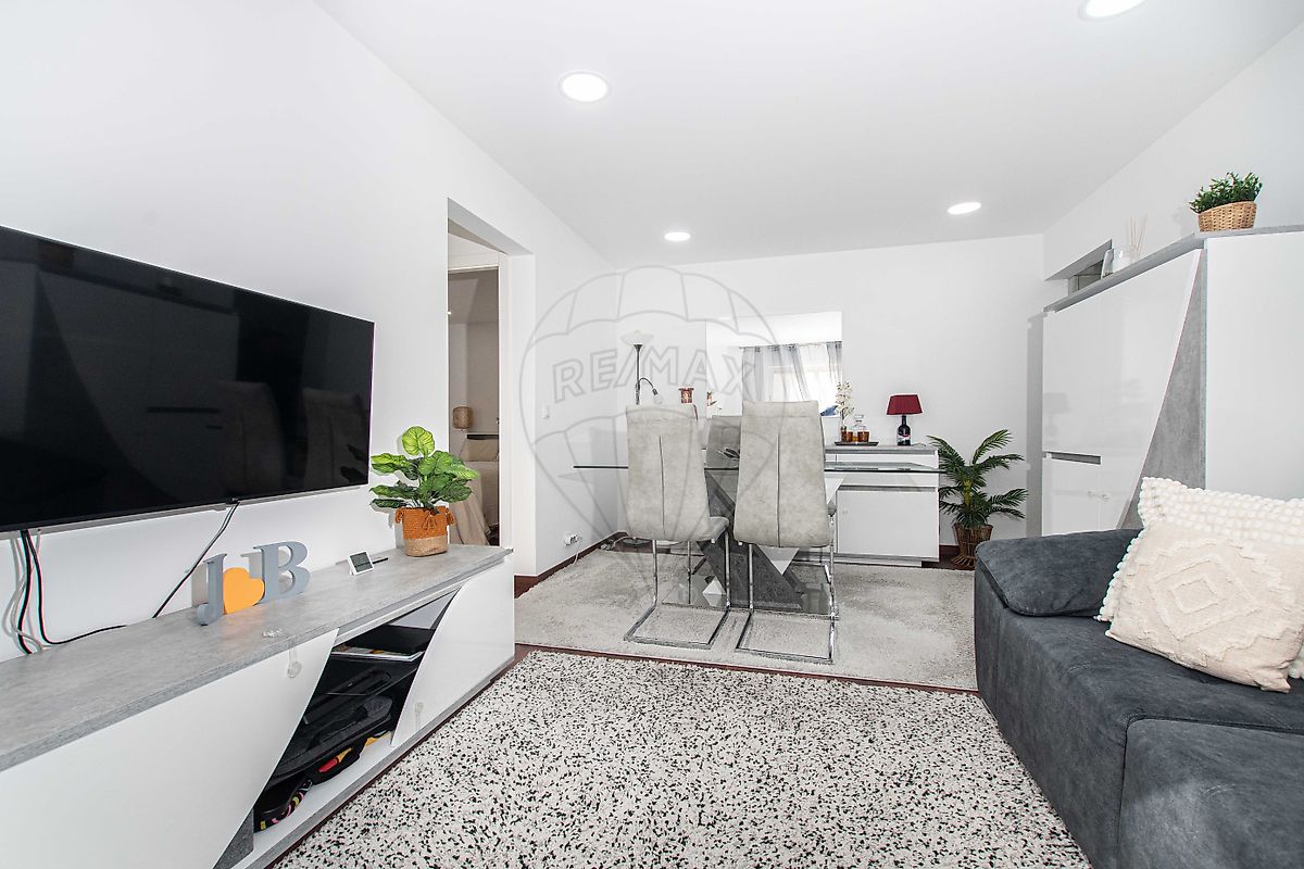 Apartamento T2 à venda em Loures
