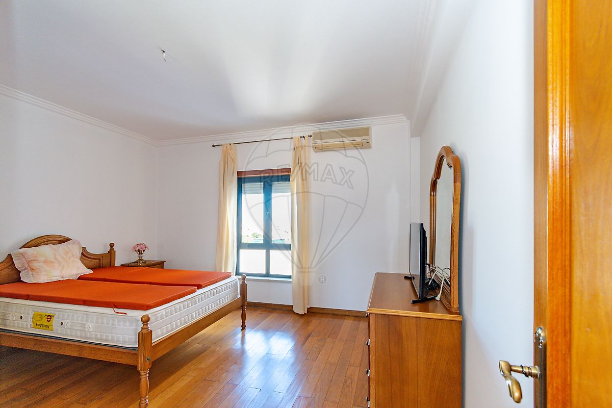 Apartamento T3 à venda em Loures