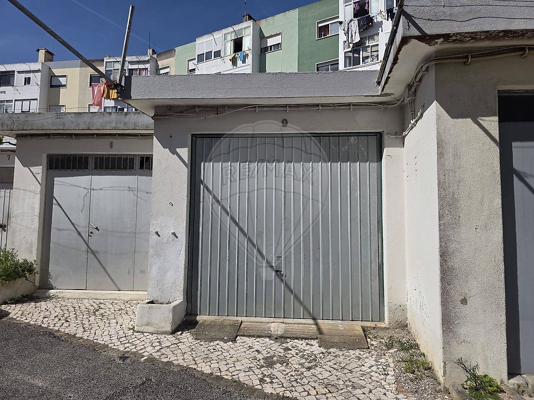 Garagem à venda em Sintra