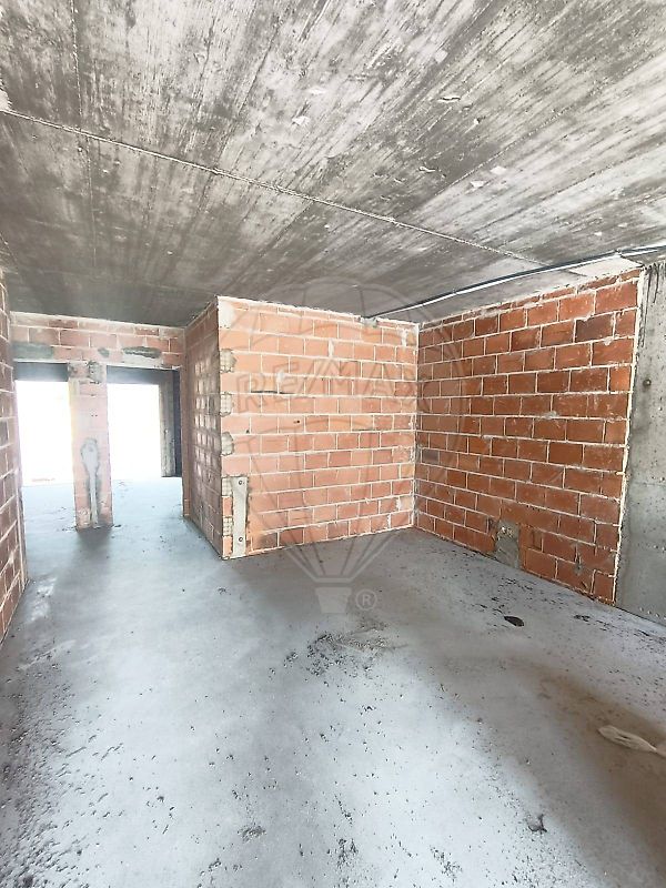 listing 123781007-196 picture-0