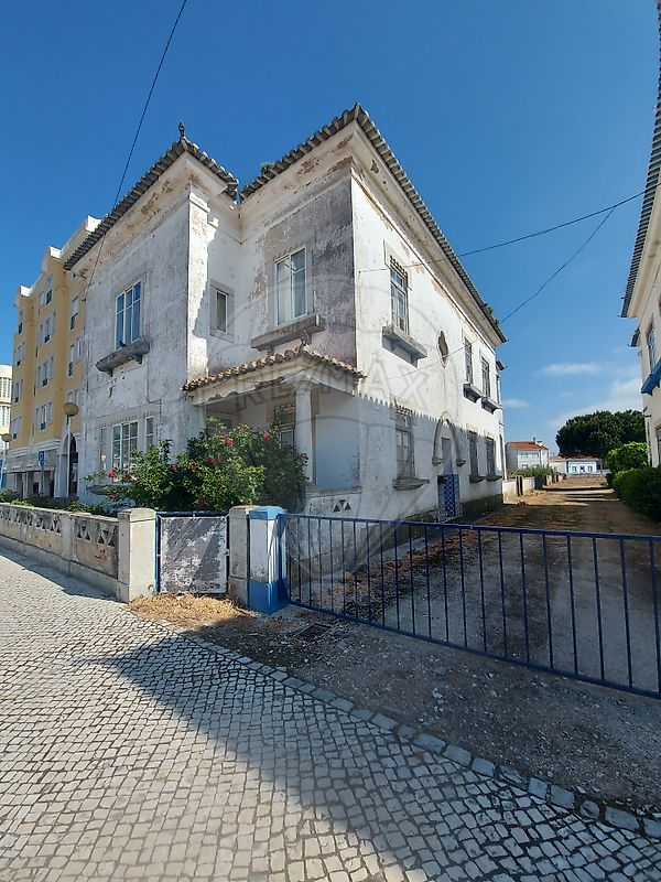 Moradia T12 à venda em Alcobaça