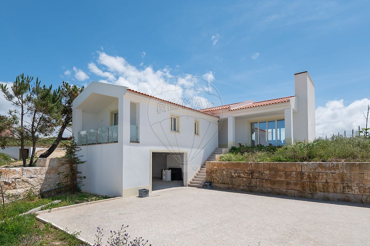 Moradia T3 à venda em Alcobaça