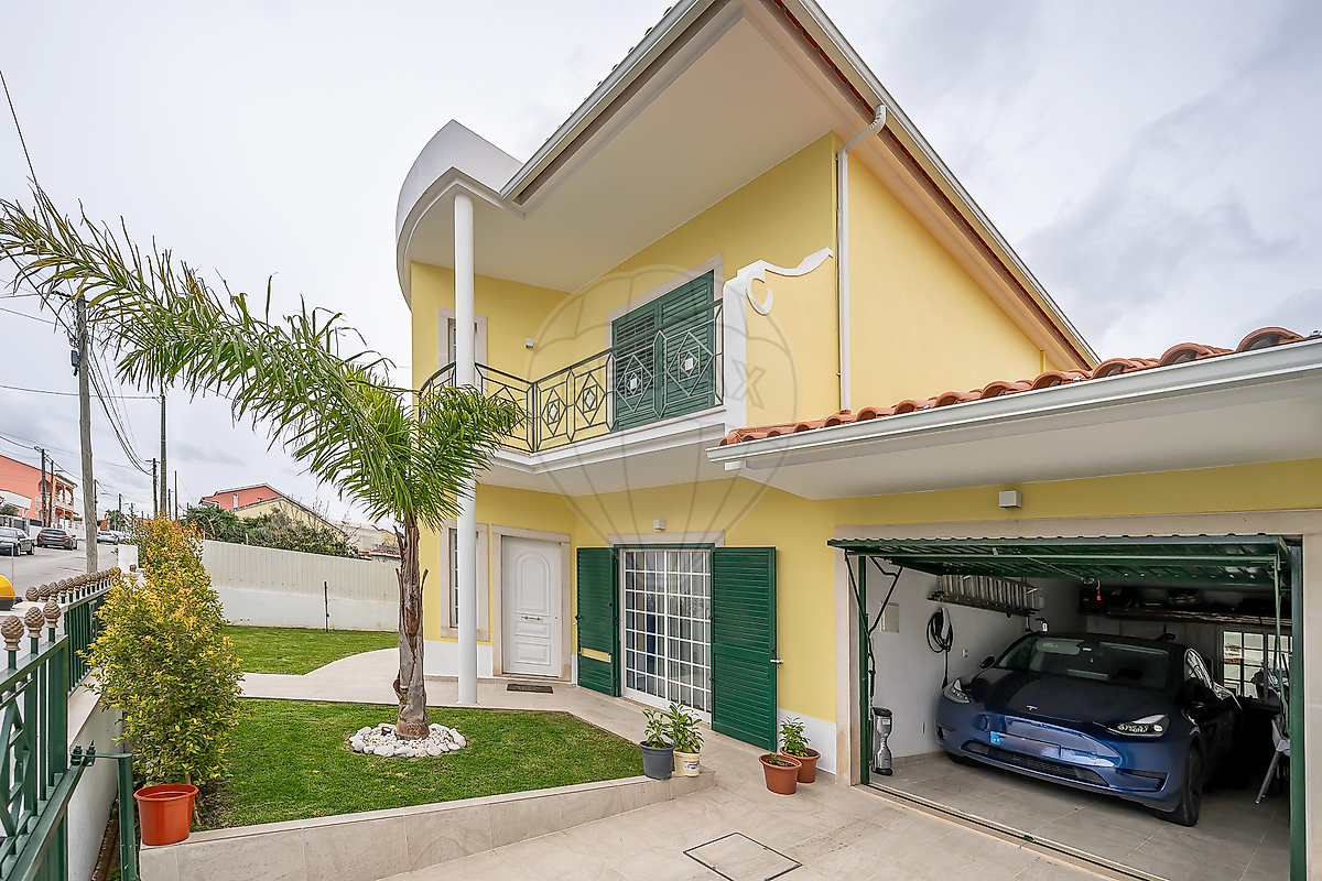 Moradia T5 à venda em Seixal