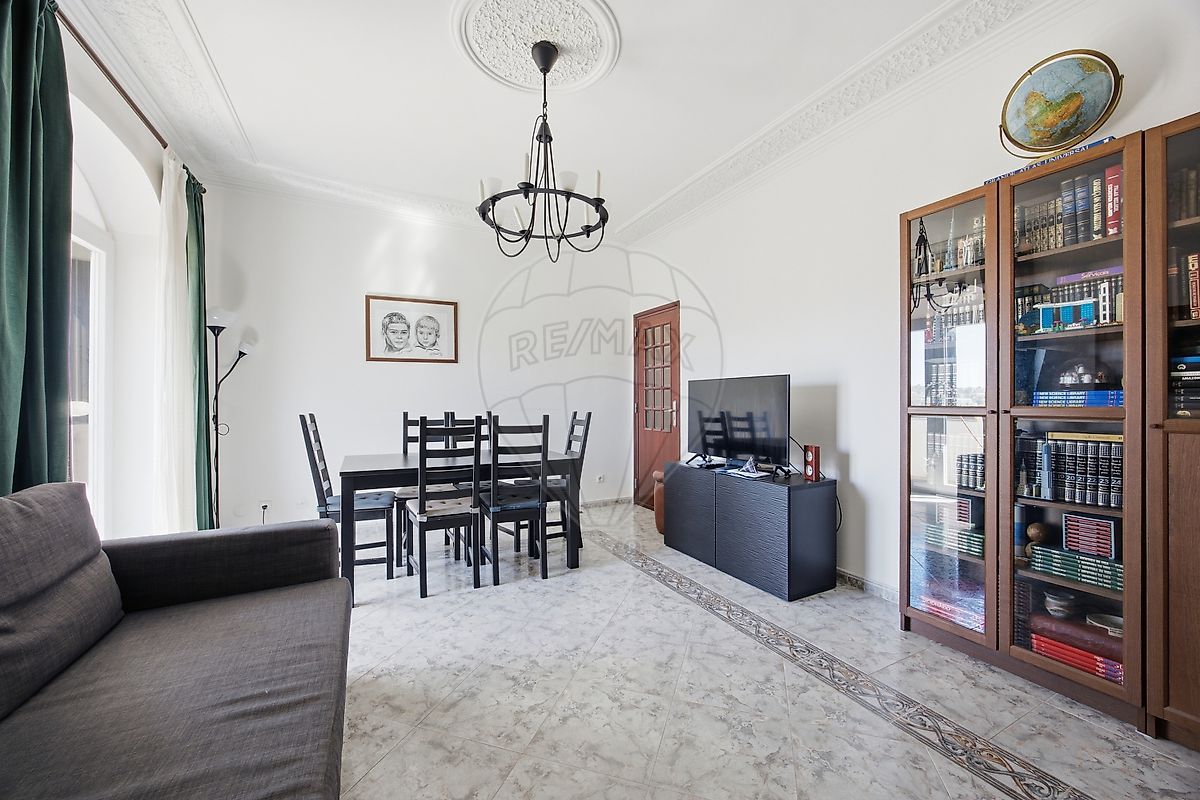 Apartamento T3 à venda em Amadora