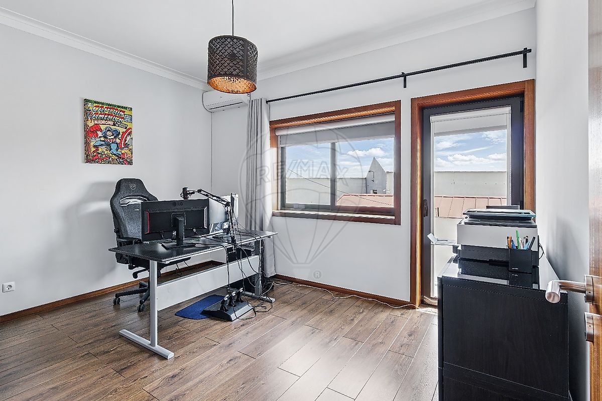 listing 123821401-23 picture-0