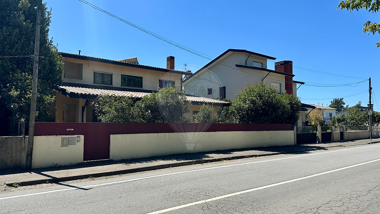 Moradia T4 para venda